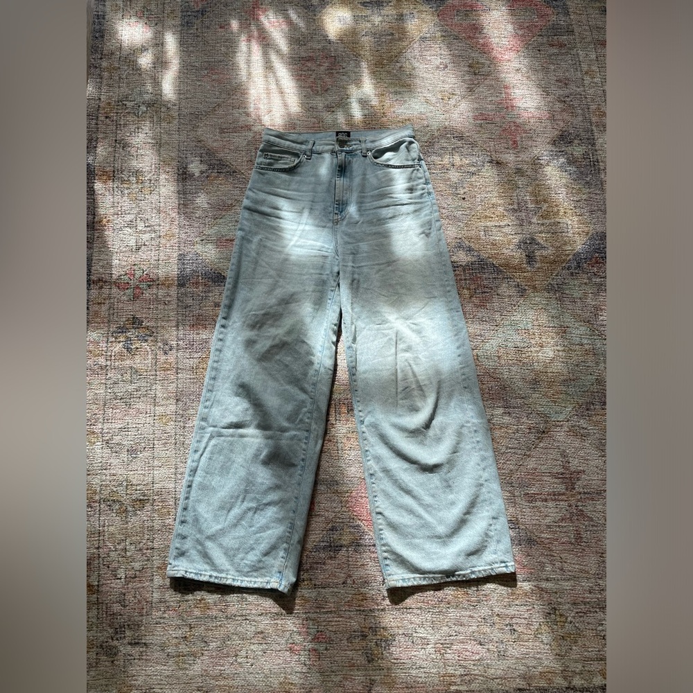 BDG Wide Leg Light Wash Jeans